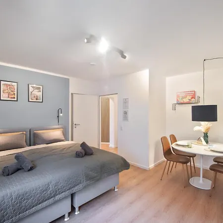 Apartment Zentral Fuer 4pp - 2 Zi & Boxspringbetten & Smarttv *