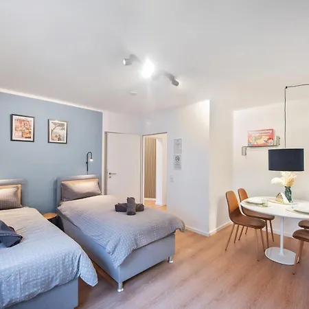 Apartment Zentral Fuer 4pp - 2 Zi & Boxspringbetten & Smarttv Kaiserslautern
