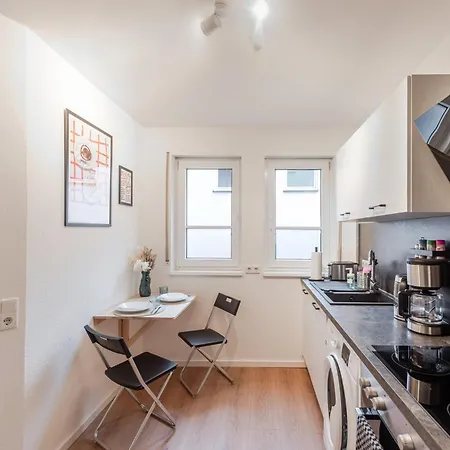 Apartment Zentral Fuer 4pp - 2 Zi & Boxspringbetten & Smarttv